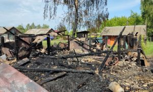 Ребенок пострадал при пожаре в надворных постройках в Перевозском районе
