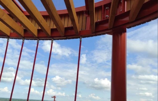 Вандалы испортили детскую площадку на набережной Федоровского