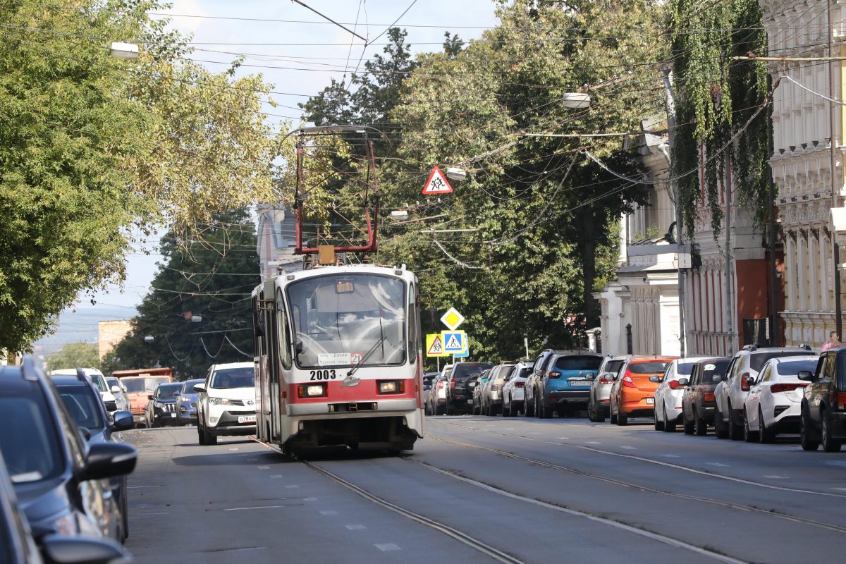Движение трамваев №417 вновь приостановили из-за скопления дождевой воды на улице Премудрова