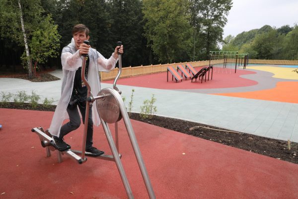 Опубликовано расписание бесплатных тренировок на спортивных площадках в парке «Швейцария»