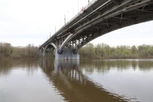 Мужчина, упавший с Канавинского моста, скончался в больнице