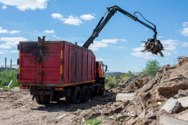 Более 4,5 тысячи кубометров мусора вывезут из Автозаводского района