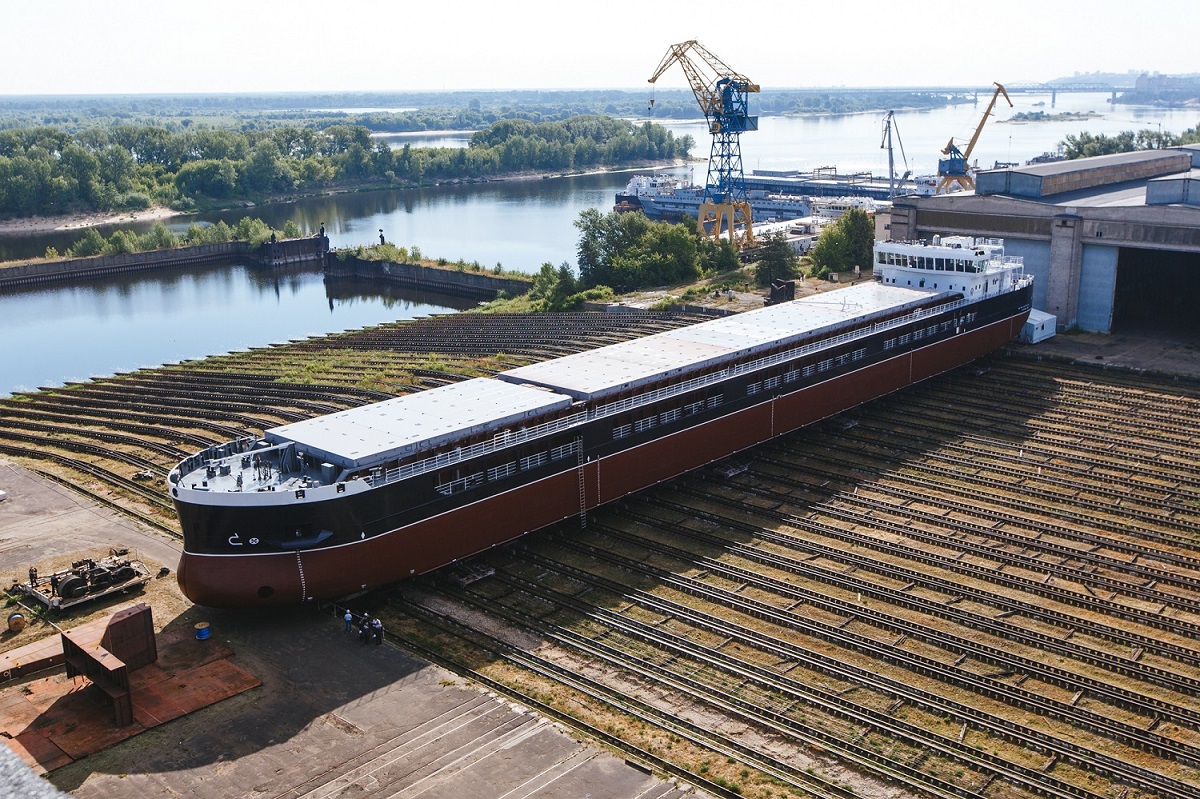 В Нижнем Новгороде спустили на воду новый сухогрузный теплоход проекта RSD59