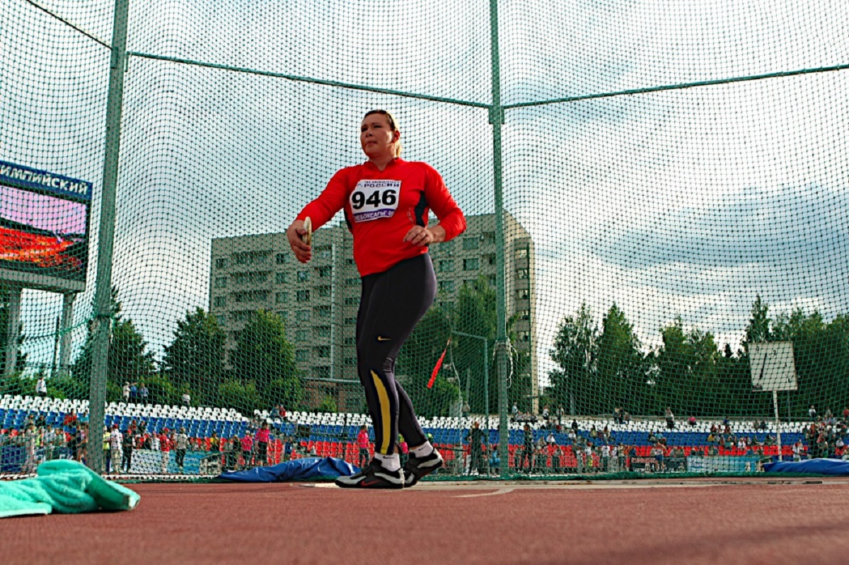 В 2009 году на чемпионате России в Чебоксарах Наталья Садова победила с результатом 65.40