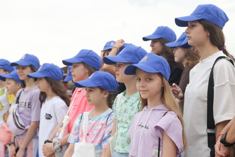 Почти 70 школьников из ДНР стали участниками экскурсионного тура «Посмотри на Нижний»