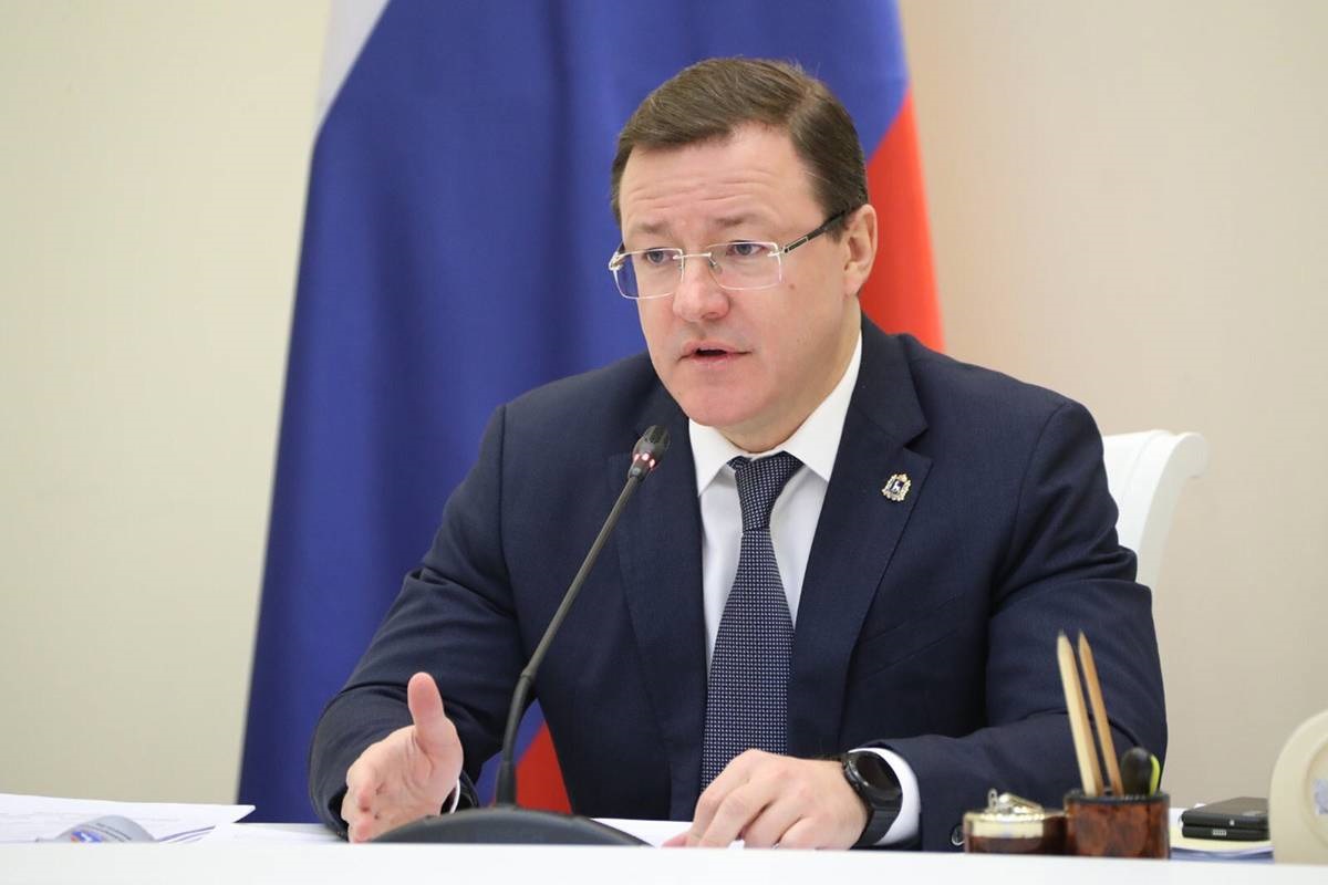 Самарский губернатор Дмитрий Азаров попал в санкционный список Великобритании