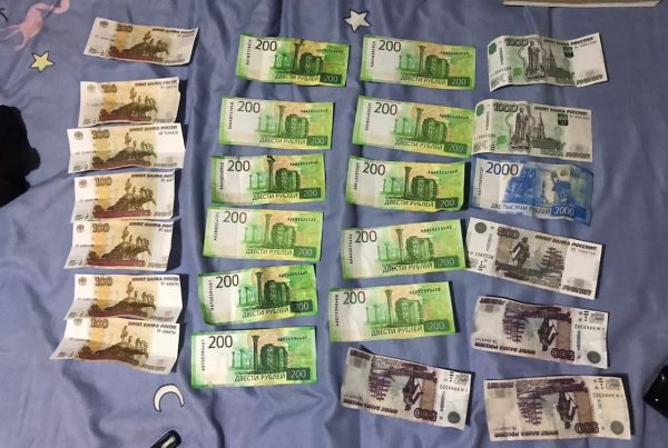 Семейную пару из Самары подозревают в производстве фальшивых денег