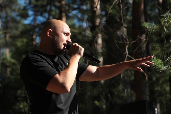 Нижегородский певец Олег Пикунов представил новую песню на форуме «Энергия русского духа»