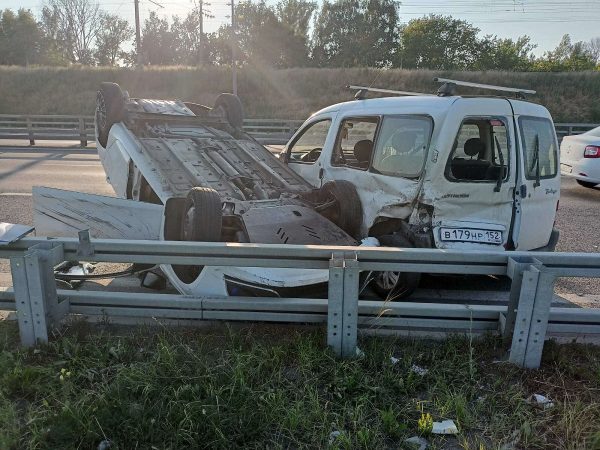 Стали известны подробности ДТП с перевернувшимся автомобилем у Борского моста