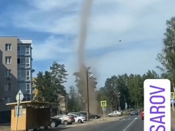 Жители Сарова заметили в городе смерч