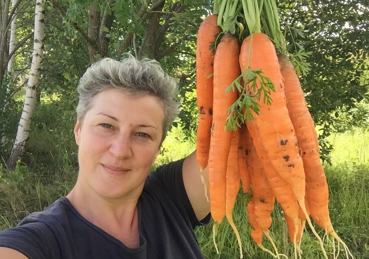 Секреты урожая: нижегородская дачница рассказала, почему овощи хорошо растут на картоне