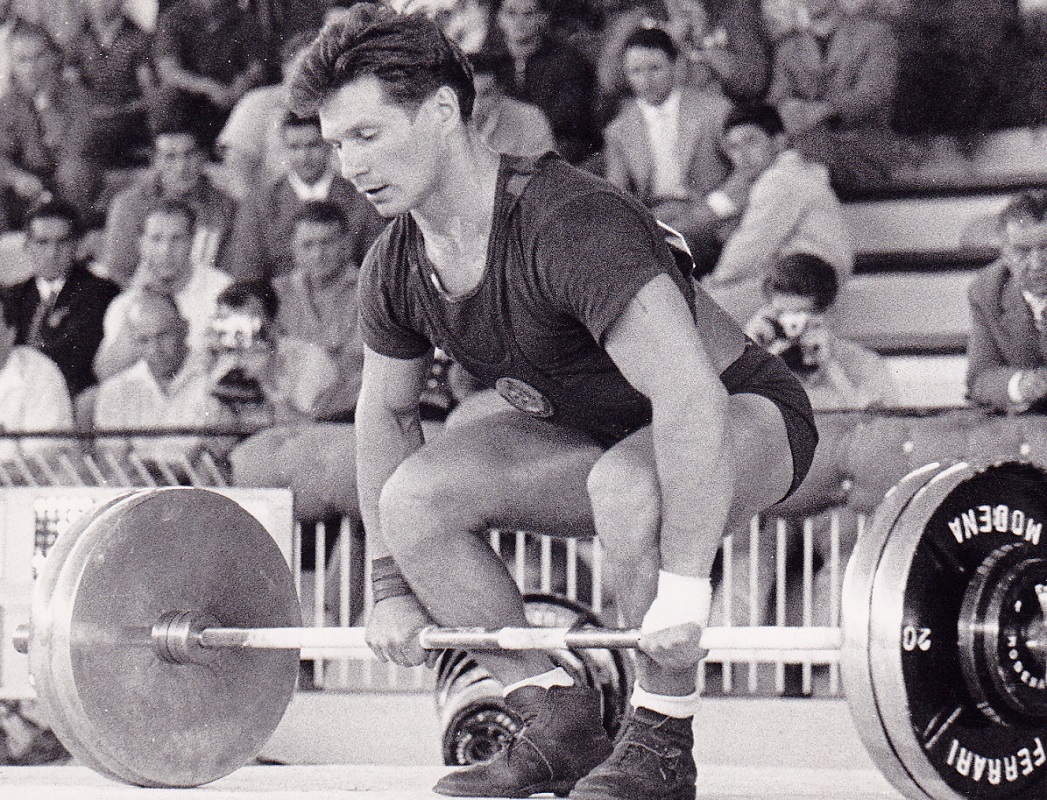 Олимпийский чемпион 1960 года Виктор Бушуев, тренировавшийся под руководством Буйницкого, тоже был мировым рекордсменом