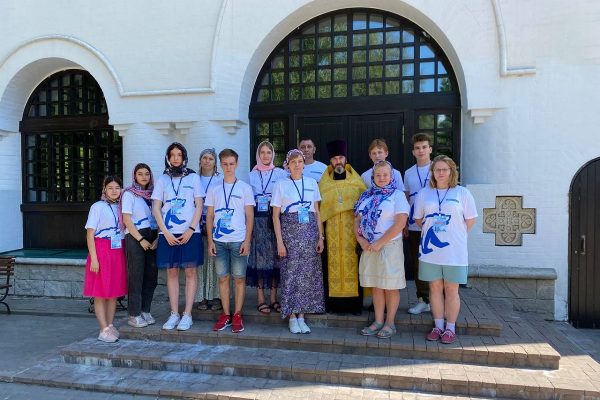 Волонтеры «Единой России» отправились в Дивеево для помощи паломникам