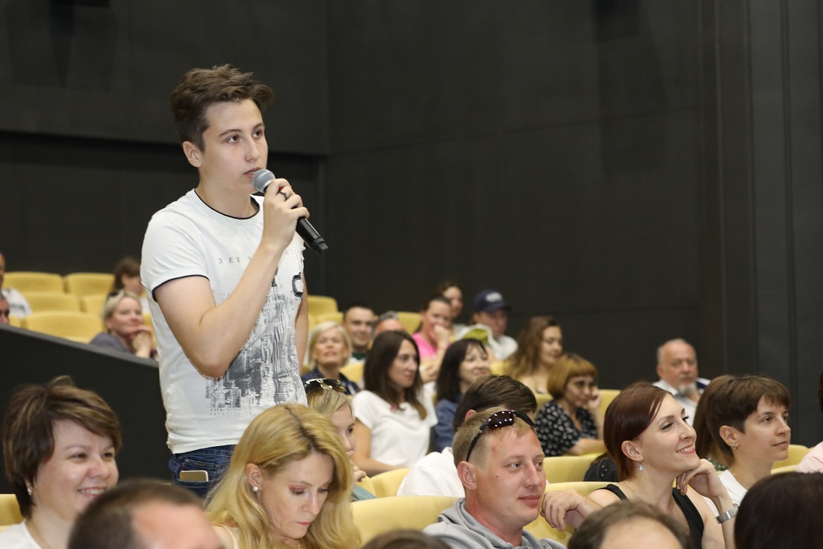 Зрители задали Алексею много вопросов