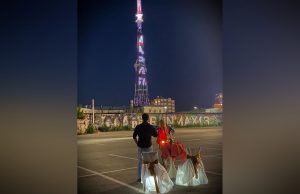 Квест и 200-метровая светящаяся надпись 