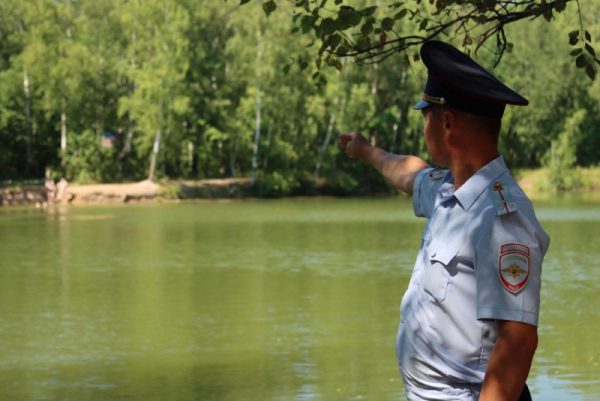 Школьник попытался спасти подругу и сам чуть не утонул в Арзамасе