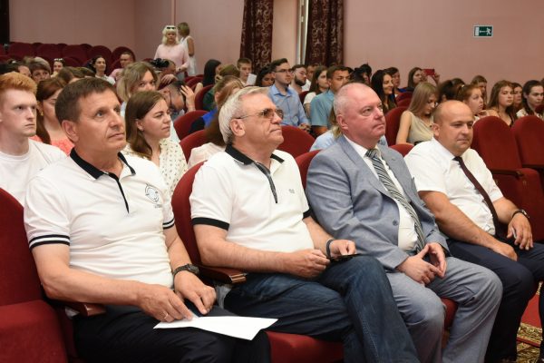 «Для повышения интереса молодежи к работе в сфере НХП важно показать перспективность данного направления», — Евгений Люлин