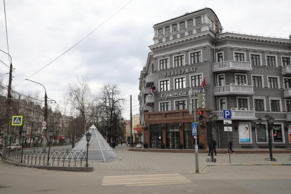 60 человек эвакуировали из-за пожара в универмаге «Сормовские Зори»