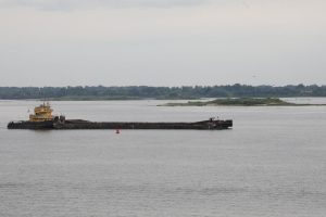 Водитель моторной лодки столкнулся с баржей и погиб в Лысковском районе