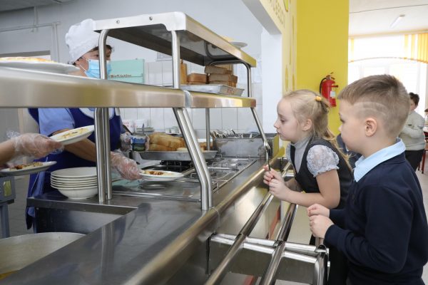 Дума Нижнего Новгорода одобрила предоставление бесплатного питания в школах детям из ДНР и ЛНР