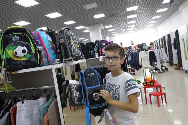 Вице-спикер Госдумы Борис Чернышов предложил создать регулятор для контроля цен на школьные товары
