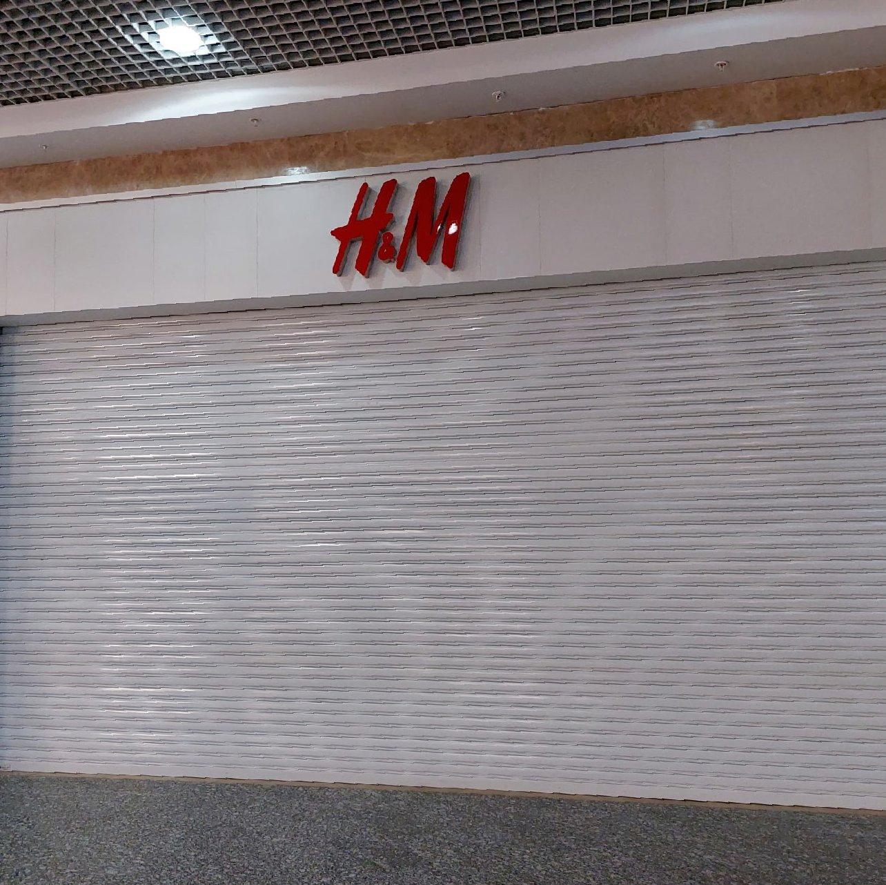 H&M не будет устраивать распродажу товаров перед уходом из России