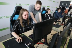 Программист, стоматолог и хирург: названы самые высокооплачиваемые вакансии июля для нижегородцев