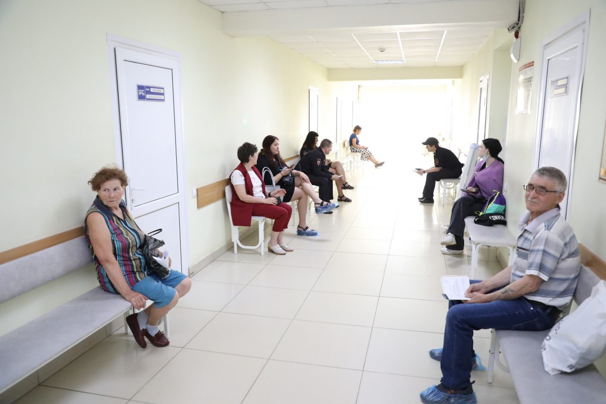 Руководство поликлиники в Сормове уволило врача, отказавшую в приеме пенсионерке
