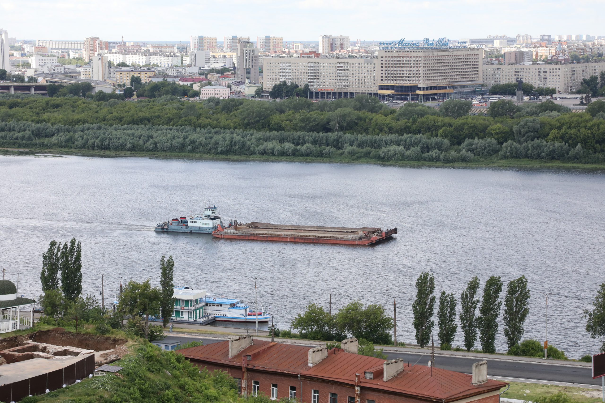 завод на берегу