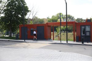 «Стыдно перед людьми из другого города»: в Нижнем Новгороде не хватает общественных туалетов