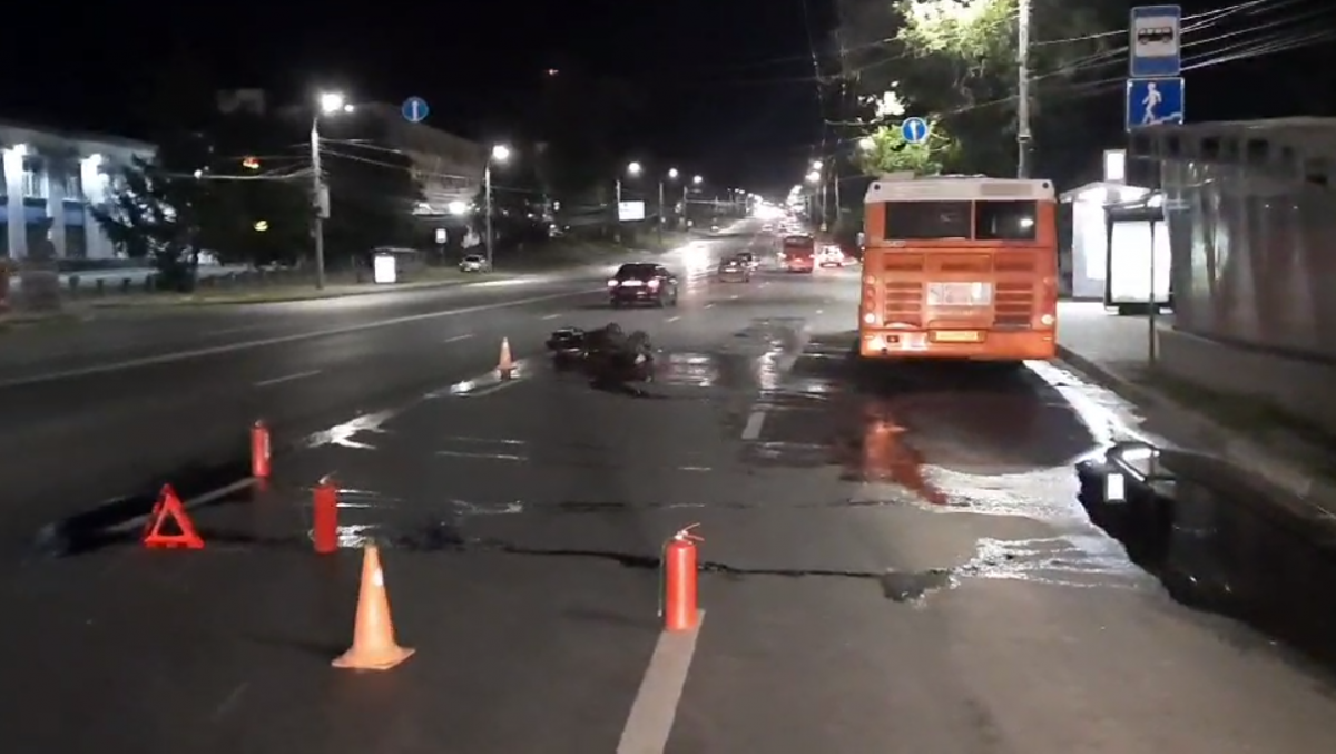 Мотоциклист пострадал после столкновения с легковушкой и автобусом на проспекте Гагарина