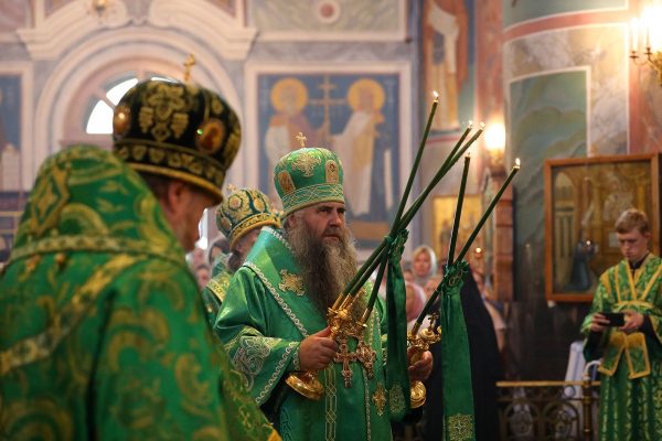 Митрополит Георгий поздравил нижегородцев с Рождеством