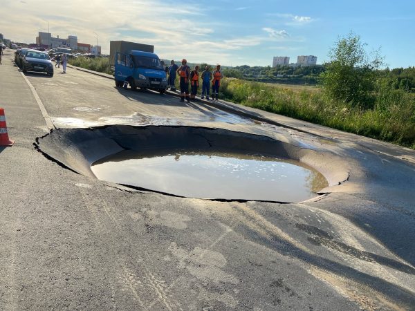 Водоснабжение восстановлено в ЖК «Новая Кузнечиха» после провала на дороге