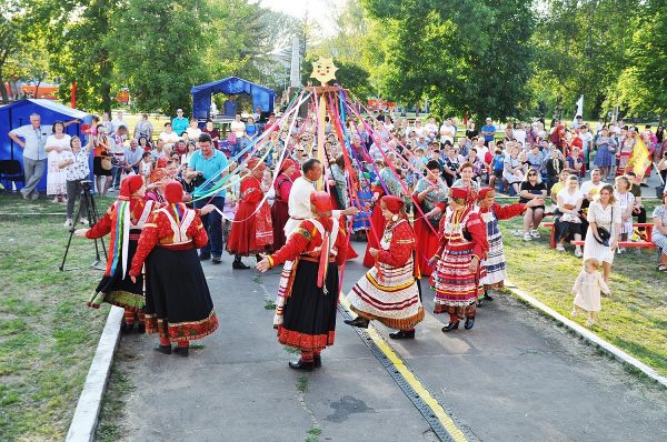 В поселке Вознесенское состоялся фестиваль современной деревянной игрушки России «Тарарушки»