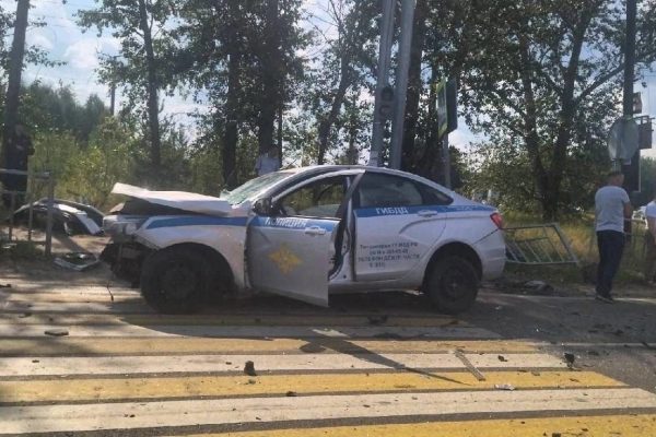 Опубликованы видео и фото ДТП с автомобилем ГИБДД в Балахнинском районе