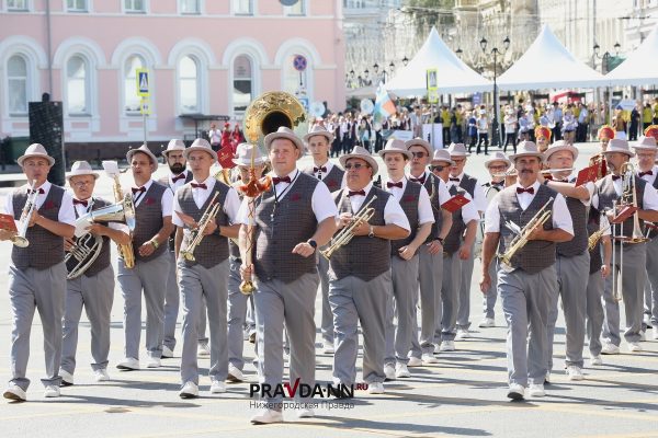 Более 300 артистов приняли участие в параде духовых оркестров в День города в Нижнем Новгороде