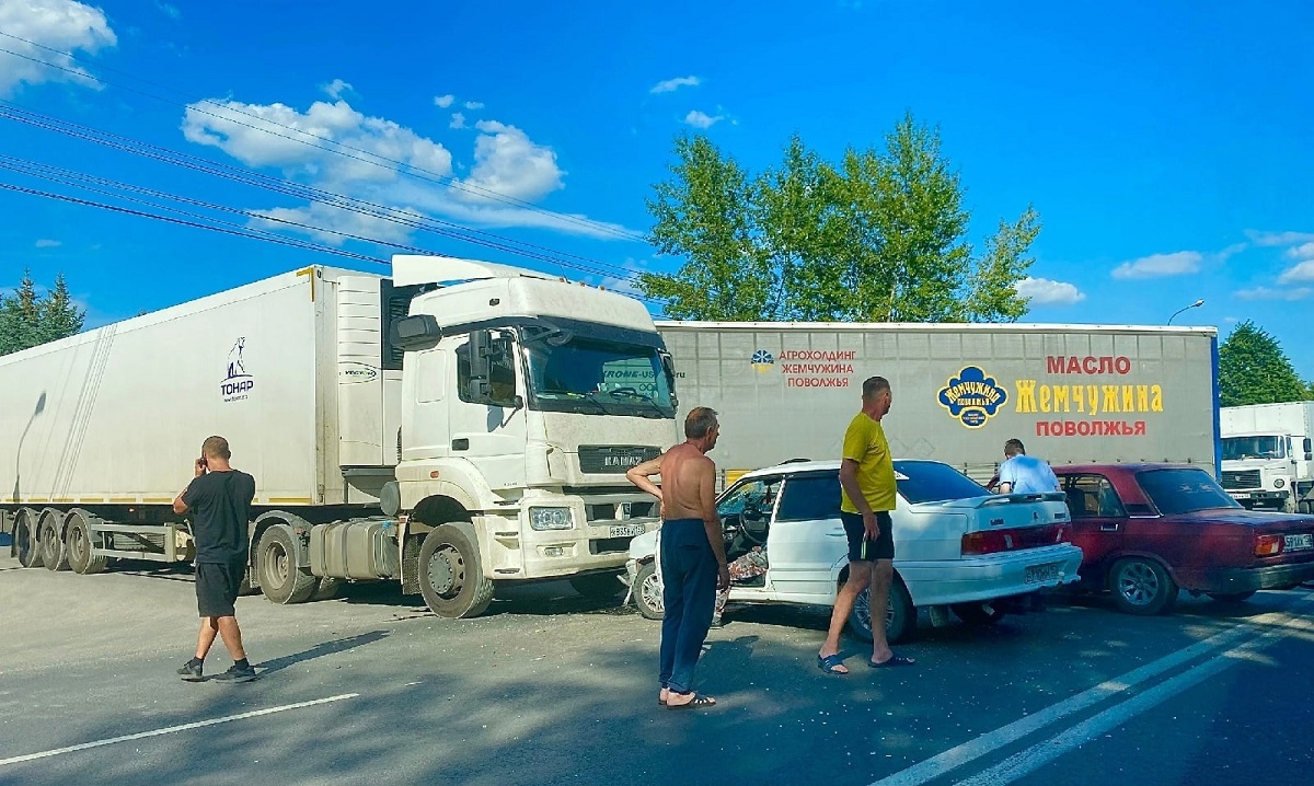 83-летний водитель устроил ДТП с тремя машинами в Дзержинске