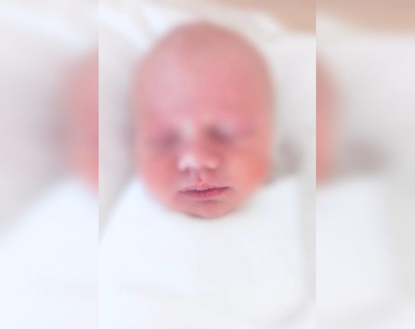 Младенца, брошенного в кустах в Советском районе, назвали Иваном