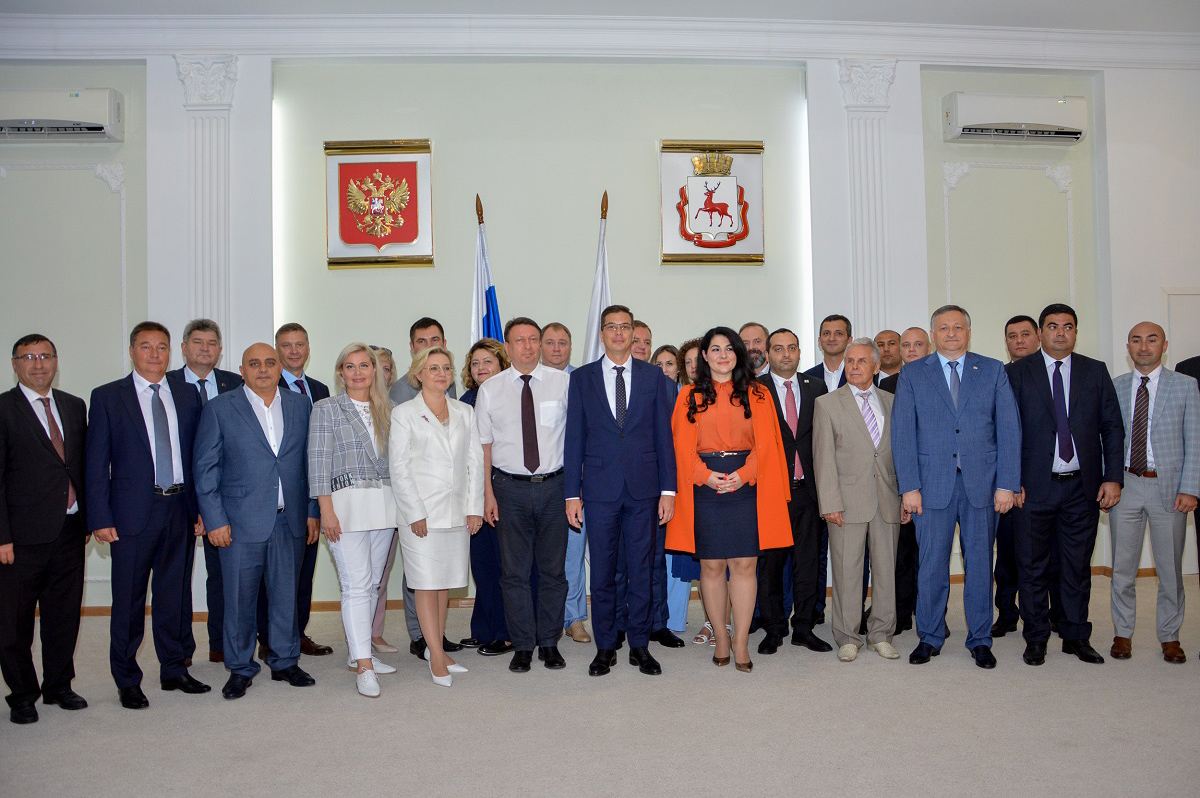Юрий Шалабаев в преддверии Дня города встретился с делегациями городов-побратимов и партнеров