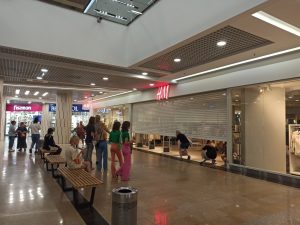 Есть ли жизнь без IKEA и H&M? 