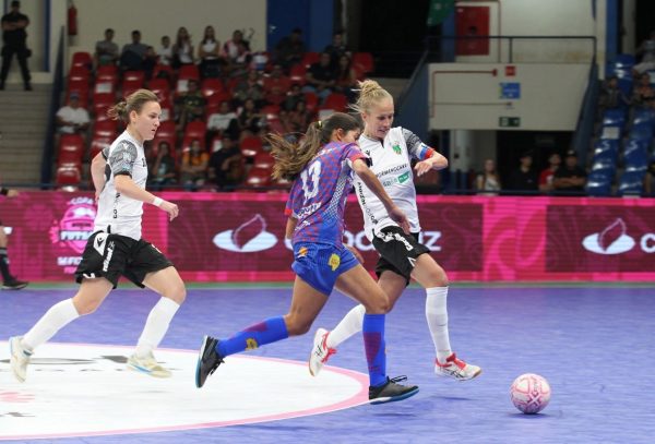 Футболистки нижегородской «Норманочки» сыграли вничью с хозяйками паркета