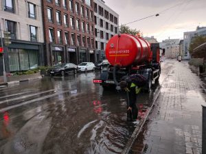 Водооткачивающая техника выехала на проблемные участки после ливня в Нижнем Новгороде