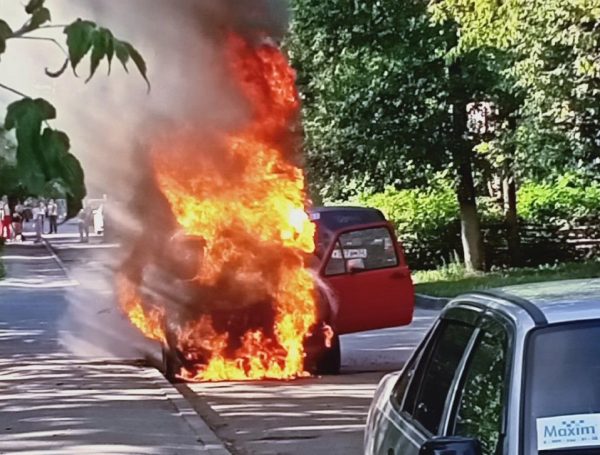 Автомобиль загорелся в Автозаводском районе