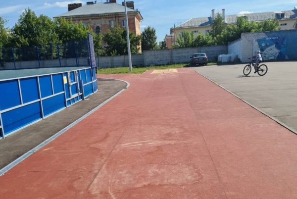 Прокуратура начала проверку после жалоб на разрушения в обновленном ФОКе «Пионер» в Дзержинске