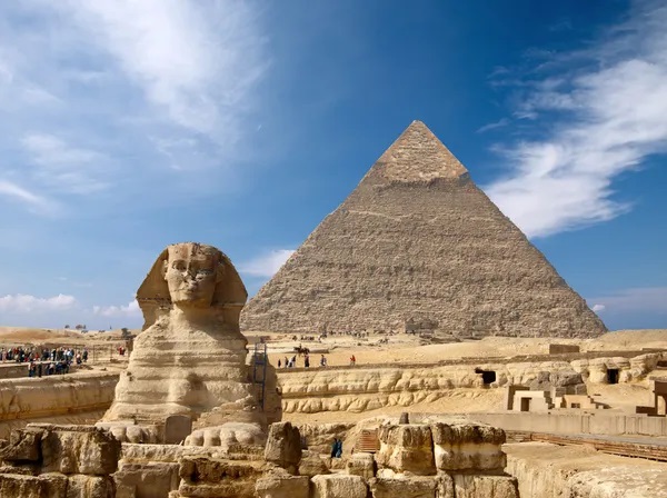 Кто и когда построил египетские пирамиды