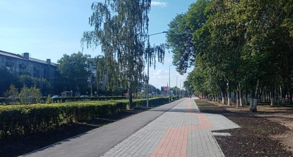 Подрядчик завершил благоустройство сквера на улице Веденяпина