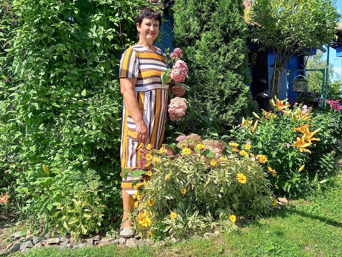 Учительница из Лукояновского района поделилась секретами, как создать идеальный цветник