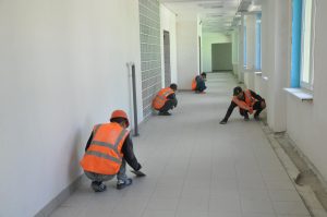 «Ютятся за чужими партами»: кто виноват в срыве сроков капремонтов нижегородских школ?
