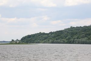 Маломерное судно столкнулось с лодкой на Волге около Кстова