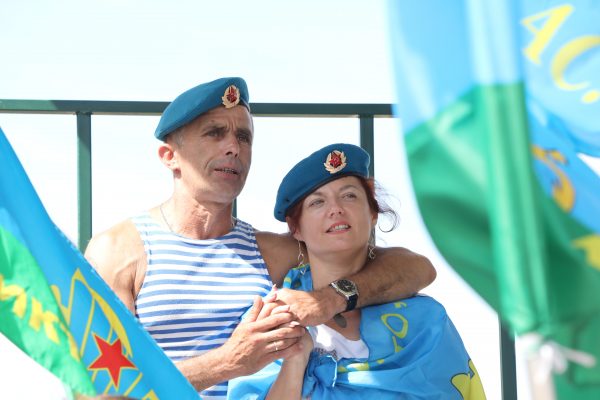 Патриотические песни и реконструкция Афганской войны: как прошел День ВДВ в Нижнем Новгороде